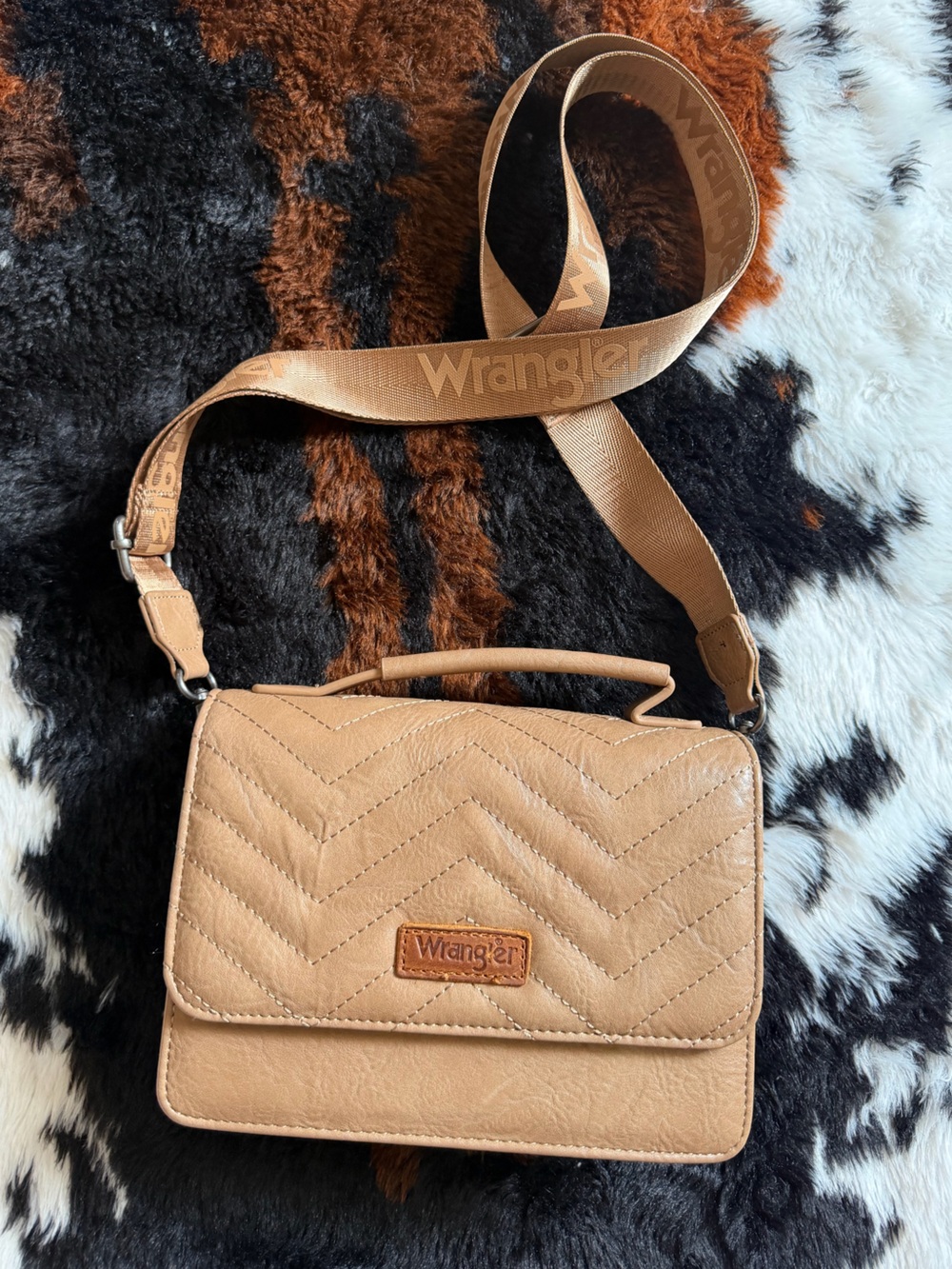 Wrangler Quilted Tan Crossbody with card holder